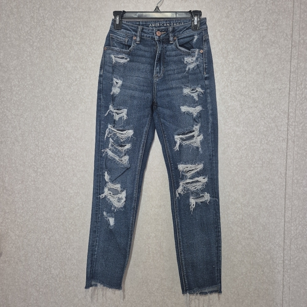 American Eagle Outfitters Women's Distressed Mom Jeans..size:0